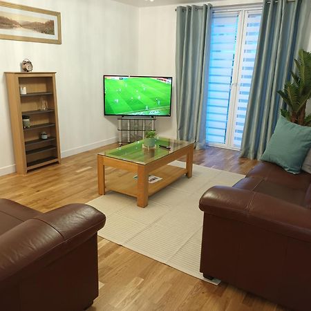 Spacious Elegant 2-Br Apartment In Aberdeen City Centre Екстер'єр фото